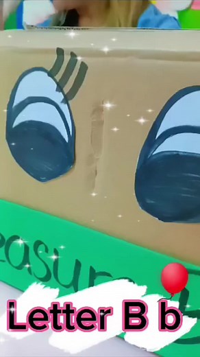 English Activity Letter B 🥰😍 #EYFS #earlyyears #earlyyearseducation #learningthroughplay #playbasedlearning #Dubaimoms #dubaiworkingmoms #baby #toddler #preschool #weareinthistogether #homelearning #homeschool #eyfsteachersofinstagram #dubaiworkingparents #eyfs #dubaimoms #momsindubai #dubaikids #eyfsdubai #learningneverstops #britishcurriculumdubai #Dubailife #dubaiinstagram #dubai #uae🇦🇪 | Just Like Home Nursery UAE.