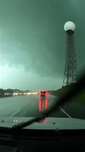 Radar Tower Collapses During Thunderstorm Caught on Dashcam
