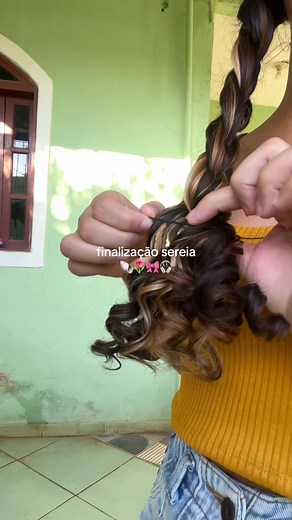 Finalização Sereia Cabelo Cacheado