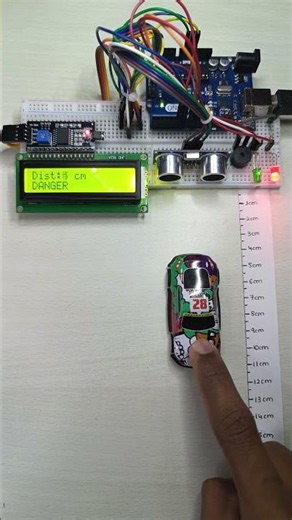 🚗Built a Smart Parking Distance Assistant using Arduino UNO, HC-SR04, 16×2 I2C LCD, buzzer & LEDs!