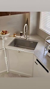 274K views · 838 reactions | Kitchen corners are so awkward! But putting the sink here maximizes storage space!  Kitchen corner spaces are often poorly utilized. Placing the sink in the corner perfectly utilizes countertop space. Corner cabinets can even hold more space underneath than regular cabinets✨ #kitchencornercabinet #KitchenCabinet #cornersink | Tiffany Design Studio | Facebook