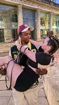 Le secret des regards qui hypnotisent #RegardHypnotique #PouvoirDesYeux #Charisme #RegardIntense