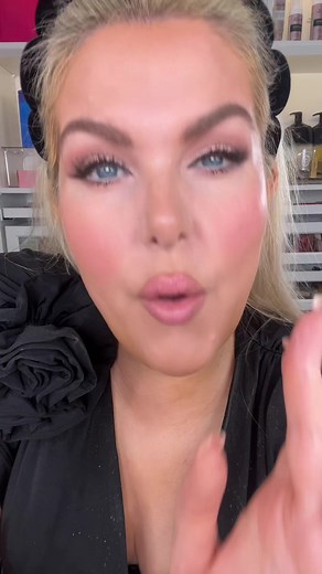 DIY BRIDAL MAKEUP CLASS IS IN SESSION 👩‍🏫💗👰🏻👰🏿‍♀️👰🏾👰‍♀️ Some notes: I know, not everyone wears fake tan. Also, Embryolisse is a face mask and primer in one so yes, I CAN use that much lol. Key products: @Lunar Beauty🌙 nude prism palette 🎨 @M•A•C Cosmetics Australia paint pot ‘painterly’ @Nikkia Joy Cosmetics velvet brightening powder @MCoBeauty ‘Xtend Lash Mascara’ @MODELROCK LASHES cluster lashes style 2 #underpainting #bridalmakeup #makeuplesson #blonde #aussie #longervideos #learn