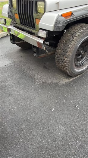 Pulling motor and trans from the xj and installing it into the yj. #motorswap #yj #jeep #jeeplife