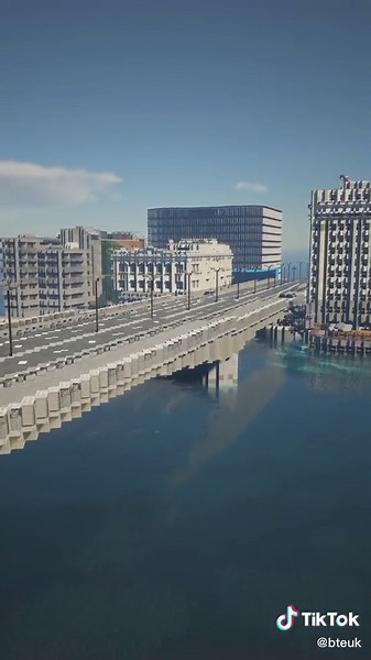 Exploring London's Minecraft World | UK Builder Tour