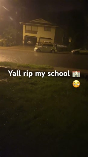 The rain was hard and we getting hit with flash flood warnings rip my school 🫩✌️
