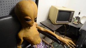 3.8M views · 908 reactions | Tú y yo bien podridos en una fiesta mientras escuchamos la de Creep | Ａｌｉｅｎ　ｐｏｓｔ　け遠浦 | Facebook