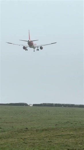 EasyJet A320 landing at Bristol Airport