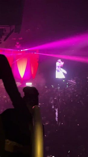 OFFSET LIVE PERFORMANCE