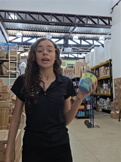 A Máscara Danos Vorazes da Lola age profundamente na fibra capilar, ajudando a recuperar fios danificados, ressecados e sem vida. Nutrição intensa, brilho e força para o seu cabelo voltar a ser protagonista. ✨ 🌱 Vegana 💧 Reparação profunda #lola #vegana #cabelo #hair #viral