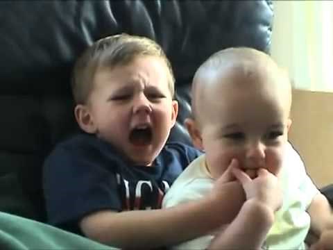 Charlie Bit My Finger - Ouch Charlie that really hurts!