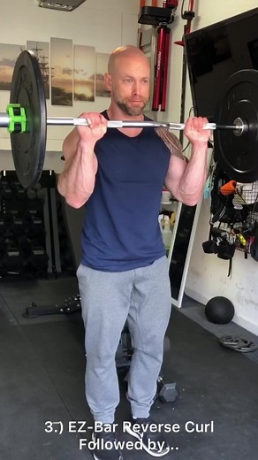 🔥AWESOME BICEP COMPOUND SETS Compound sets are epic combos that use the same body part for back to back exercises. Here are some great combos to try, let me know how they go! 1️⃣ EZ-Bar Curl Followed by... 1️⃣ Alternate DB-Hammer Curl 2️⃣ EZ-Bar Spider Curl Followed by... 2️⃣ DB-Hammer Spider Curl 3️⃣ EZ-Bar Reverse Curl Followed by... 3️⃣ Incline DB Curl 👉 Get Jacked After 30: https://app.renshawspt.com | Renshaw's Personal Training