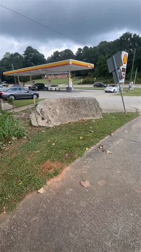 NiwRoc on Instagram: "Quick and Nasty rock spot. Busy intersection. Rain. Crust rock supreme. Laid back front kick turn is a trick right? Deadline is midnight. Submitted at 3:30 in the afternoon. Mission accomplished. @skatediy #buildrockspots2025 #buildrockspots Got $50 for who can Back Disaster on this beast Thanks for your help Mitch! @clochard.truite #frontsiderockinginthefreeworld #cupcam"