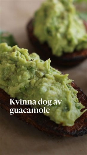 Sammanlagt har fyra personer dött av botulism i Italien under sommaren. Bakteriens sporer finns bland många vanliga råvaror såsom grönsaker, fisk, kött och svamp. Om bakteriesporerna gror till bakterier kan de föröka sig och bilda botulinumtoxin som kan orsaka botulism. Läs mer här: https://ow.ly/E44t50WJm2U | Göteborgs-Posten