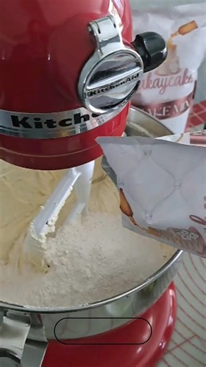 Luxury you can bake at home 🇭🇹✨ Haitian Cake Mix by Lakay Cakes. Ships nationwide. #Shorts #HaitianCakeMix #ChefJoyce #LuxuryBaking | Lakay Cakes