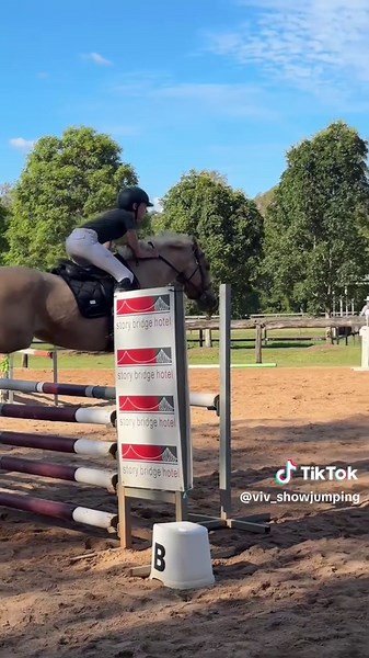 Honey bunny getting 3rd in the 90cm got one rail but she did so good 💗#realatable #viral #bestponyever #showjumping #fyp