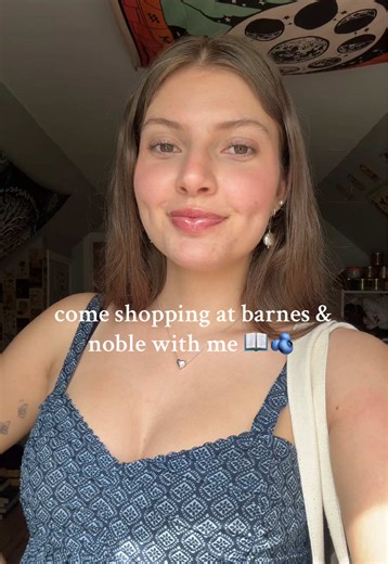 Barnes & Noble Vlog!! Book Haul and More!