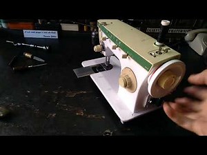 Aula de manuseio e apresentação da máquina de costura Singer 242C