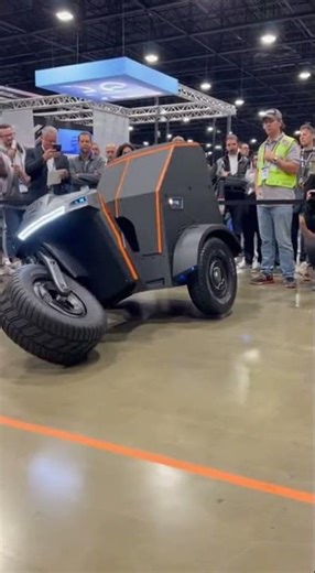 Mind-Blowing Self-Balancing Cargo Trike Demo