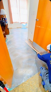 Cómo instalar tu vinyl plank de manera profesional #construction #constructiontips #constructionlife #carpentry #carpenter #floor #flooring #roof #roofing #painting #paint | Bro's Construction