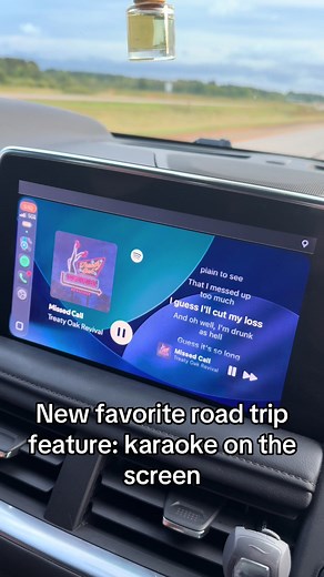 Cantar en el Carro con Dynamic Lyrics