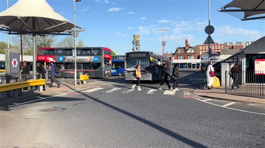 Former NX Coventry 842 leaving West Bromwich bus station on the 40 to Wednesbury #buses #nationalexpresswestmidlands #busspotting #transport