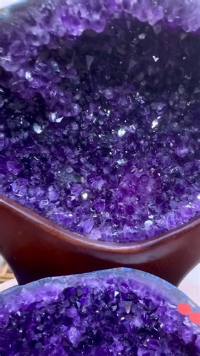 Amethyst geode 😮 | Appreciation of Rough Crystal