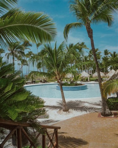 7.9K views · 47 reactions | Sie haben Fernweh? Dann melden Sie sich für unsere Vorabregistrierung an und sichern Sie sich 20% auf unsere Premium Zimmer in Ihrer Traumdestination. Das Geräusch sich im Wind wiegender Palmen, klares türkisfarbenes Wasser und eine sanfte Meeresbrise im Gesicht - wen würden Sie gerne auf Ihre Club Med Reise ins Paradies mitnehmen? https://www.clubmed.de/d/karibik/dominikanische-republik | Club Med | Facebook