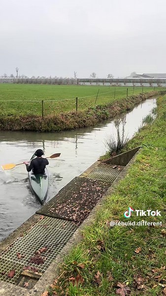 Next to going to the gym I also like to do cardio. I think doing cardio outside in good or bad weather gives you a very good feeling especially afterwards. I do like cycling and swimming, but to swim a marathon is not on my Bucket list and with cycling you want to go longer than that. I am not a good runner so I looked for an alternative. I do enjoy being around and in the water. So I had the idea of doing a full marathon in a canoe. With a canoe you can’t use your legs or back that much as you 
