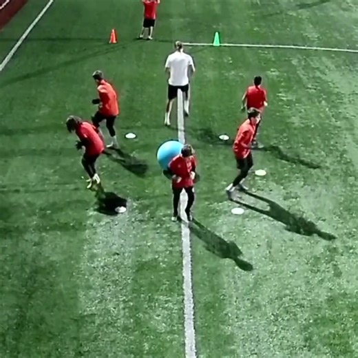 132K views · 1K reactions | Goalkeepers or goalkeeper coaches. Here is a fun warm up practice by BEKİR ÖZTÜRK. | Football Training Drills/Session Plans | Facebook