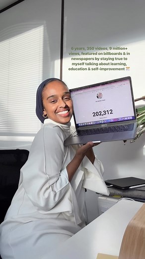 Dr Amina Yonis 👋🏽 on Instagram: "We did it - 200,000 subscribers on YouTube by talking about education, essays, exams, university & reading 🥹 All the things I love so much. I hope I can continue to share more and inspire thousands more 💕 #winning #phdlife #contentcreator #education"