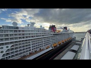 Disney Destiny and Disney Dream Horn Battle