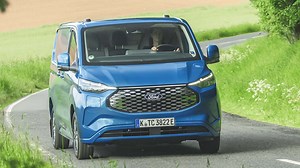 Al volante de la Ford Transit Custom 2024: adaptada a las empresas