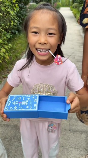 Candy Box Secret Trick! 😂🍬