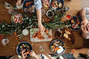 Shortlist: 11 Exceptional Shem Creek Restaurants That Locals Love!