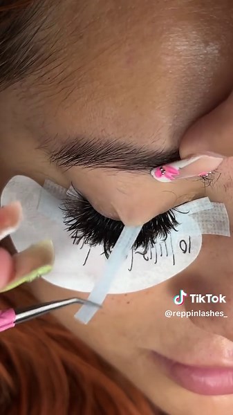 Lash with me a wispy mega volume lash set using brown lashes 🧸✨☁️ ig: reppinlashes #lashes #lashtutorial #fypシ゚viral #pestañas #pestañaspeloapelo #lashboss#lashextensions #volumelashes #lashmapping #lashtok #lashtiktok #fy #parati #contentcreator #ugccreator #lashista #lashistaprofesional #lashesoftiktok #lashartist #lashesbusiness #lashtechnician #beginnerlashtech #wispylashes #lashesonfleek #typage #brownlashes #compton