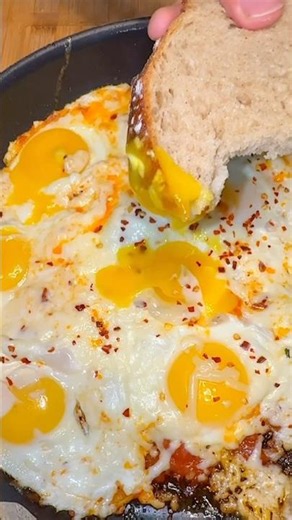 Cheesy Eggs Done Right – Fast, Easy & Delicious!