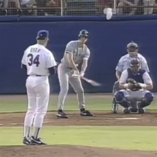 LOLOLOL, the most laughable bullshit homer commentary this side of the American left. I think this was Ken "Hawk" Harrelson on the color (sounds like him) maybe the worst baseball homer in history. Made it sound like 8 grabbed and held Ventura while Nolan hurt his hand with cheap-shots. Oh, Nolan stayed in the game, retiring 12 of the next 13.