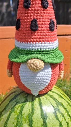 3.1K views · 100 reactions | What can be better in summer than fleshy crocheted watermelon  藍 Visit Mufficorn Etsy store to get this crochet pattern with 50% discount! Link in Bio #standwithukraine #mufficorn #crochetpattern #crochetgnome #crochetamigurumi #crochetismytherapy #crochetaddict #summercrochet #summercrafts #crochetfruit #crochetfood #amigurumifood #amigurumilove #ganchilleando #crochetgirlgang #crochetwatermelon #crochetando | Mufficorn | Facebook