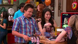 iCarly 04x08 Pity the Nevel