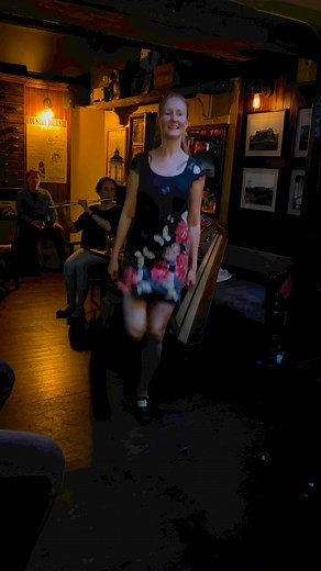 Irish dancing in Flanagans Of Lahinch to the fantastic music of Áine and Paddy 🎶 We always have a lovely session there on Monday evening and you can catch me doing a few Irish dance steps! Sun is out tonight so not a better place to be! ☀️ Visit Clare Wild Atlantic Way Discover Ireland The Lahinch - Arzon Town Twinning Association Lahinch Beach Discover Ireland Lahinch, Ireland Ennistymon Parish Clare #lenkafairy #paddydelaspampas #IrishDance #irishmusic #irishdancing #irishdancer #irishdancers