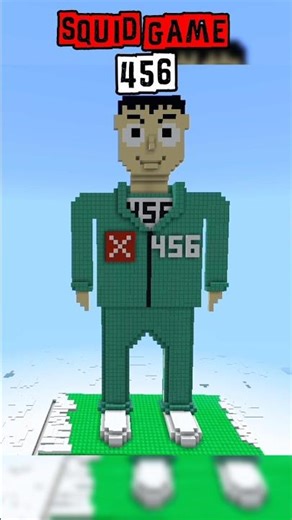 Minecraft Squid Game Build: Seong Gi-hun (Player 456) Statue