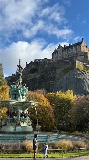 Rebecca on Instagram: "I didn’t dislike Edinburgh we just didn’t vibe. I’d try another visit for sure #lifeabroad #uktravel #leavingtheusa #edinburgh"