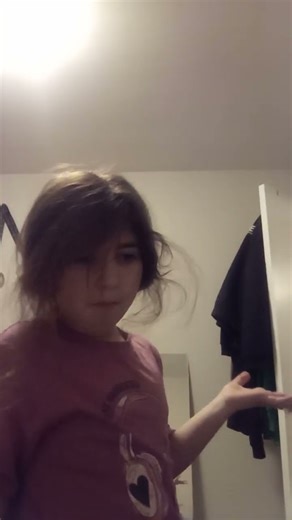 omgg he is right behind the Treee