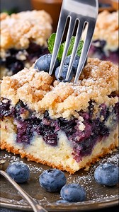 If you have a pint of blueberries sitting in your fridge about to go bad... STOP. 🛑 Do not throw them in a smoothie. Make this instead. It takes 10 minutes to prep and your house will smell like a bakery.Recipe in First Coʍmеոτ 💬👇 | Homemade Recipes