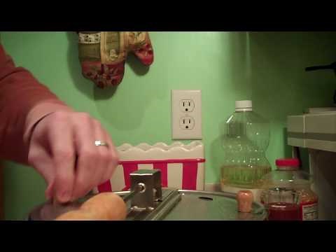 Making perfect Kettlecorn Popcorn with the Whirley Pop Popcorn Popper