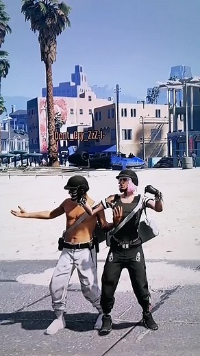 Der 8@ sorgt auf dein acc für eine weiße duffel bag (netcut) 🤠🦘