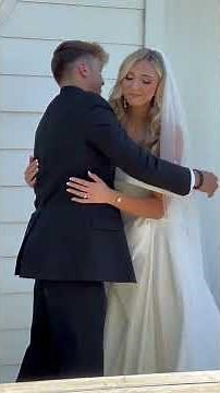 Loving brothers' heartwarming first look reaction to sister's wedding