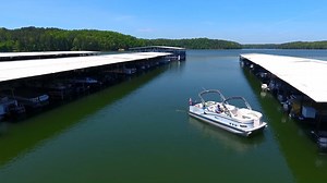 We sat down with Gene and Leslie on their Tahoe Tritoon to hear about their experience with Sideshift's PT360 Docking System 🌞 The PT360 includes a retractable bow thruster, and outboard mounted stern-thruster. Universal mounting for any dual or triple tube pontoon boat, precision guidance is right at your fingertips with the simple joystick control. View the PT360: https://shop.sideshift.com/collections/pontoon-thruster-products/products/pt360-pontoon-thruster Read more about Pontoon Thrusters