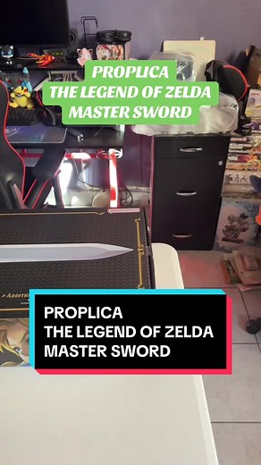 The Legend of Zelda Master Sword Proplica Collectible